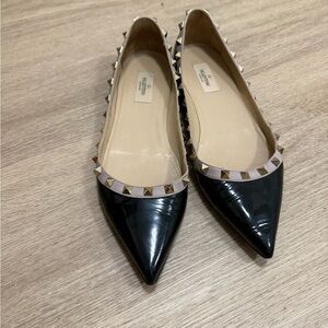 Valentino Black and Cream Rock Studded Patent Leather Flats size 40.5